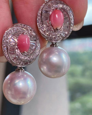 Harry Winston Conch Pearl Earrings  Conch pearl Pearl and diamond earrings  Cultured pearl jewelry